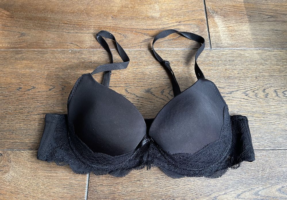 Czarny stanik 85B push up