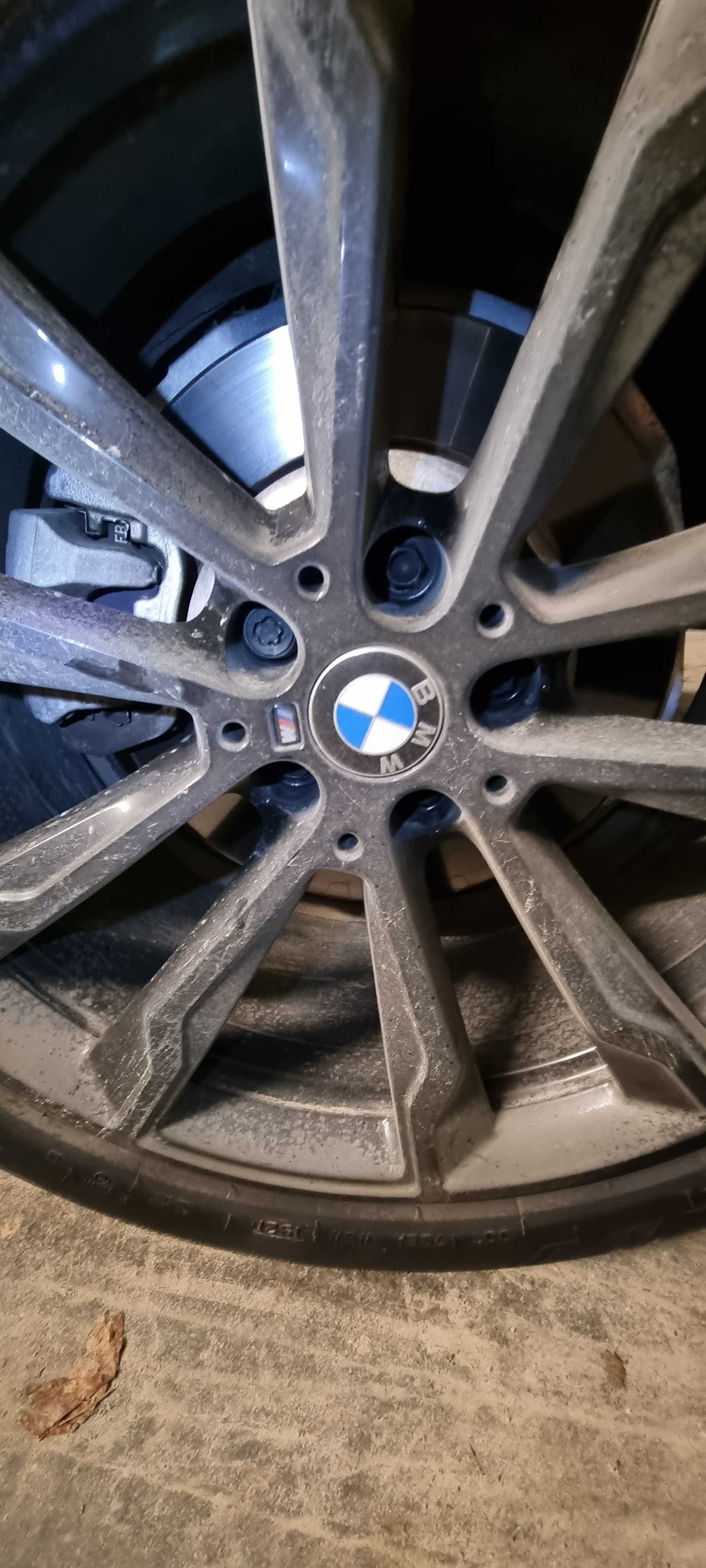 Zestaw Tarcze klocki zaciski osłony termiczne BMW x3 G01 FV