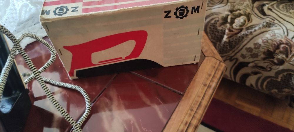 Żelazko z PRL organizer na deskę do prasowania i żelazko