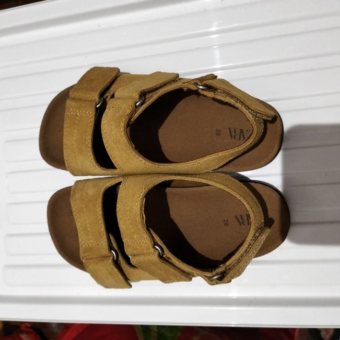 Sandálias Zara em pele 2 cores
