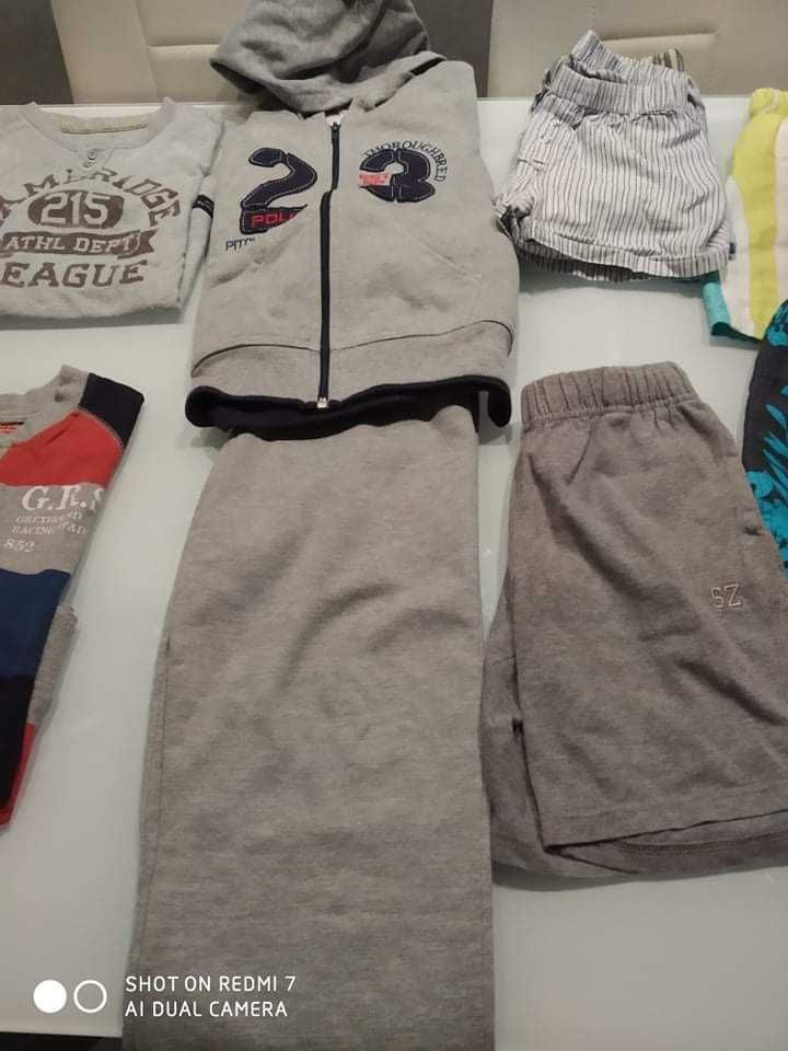 Vendo roupas de menino