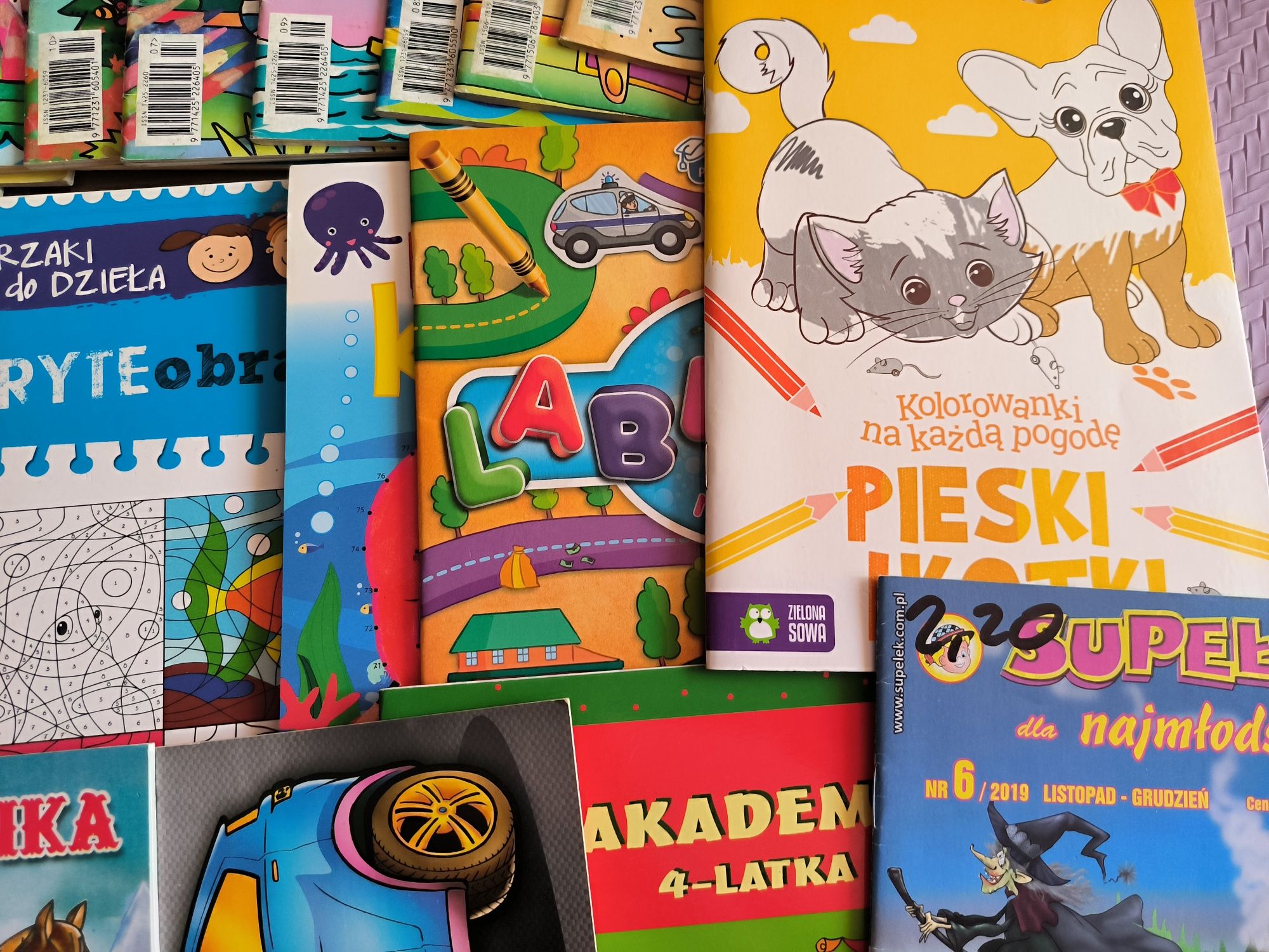 Kolorowanki, labirynty , książeczki 36 sztuk.