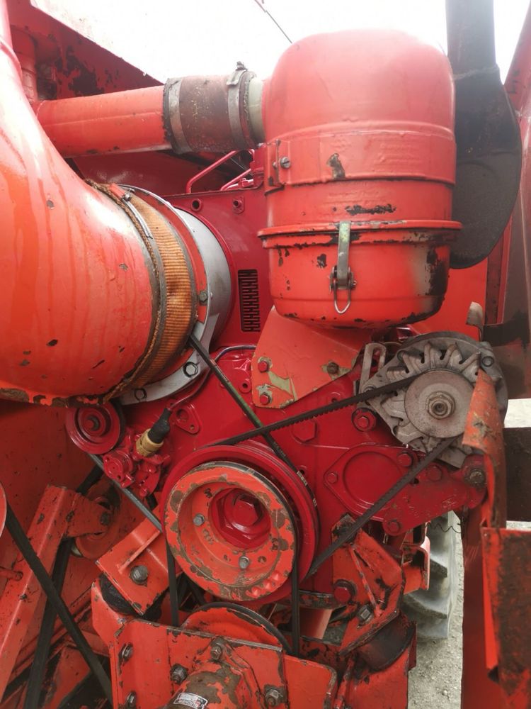 Продаю DEUTZ FAHR M88S комбайн