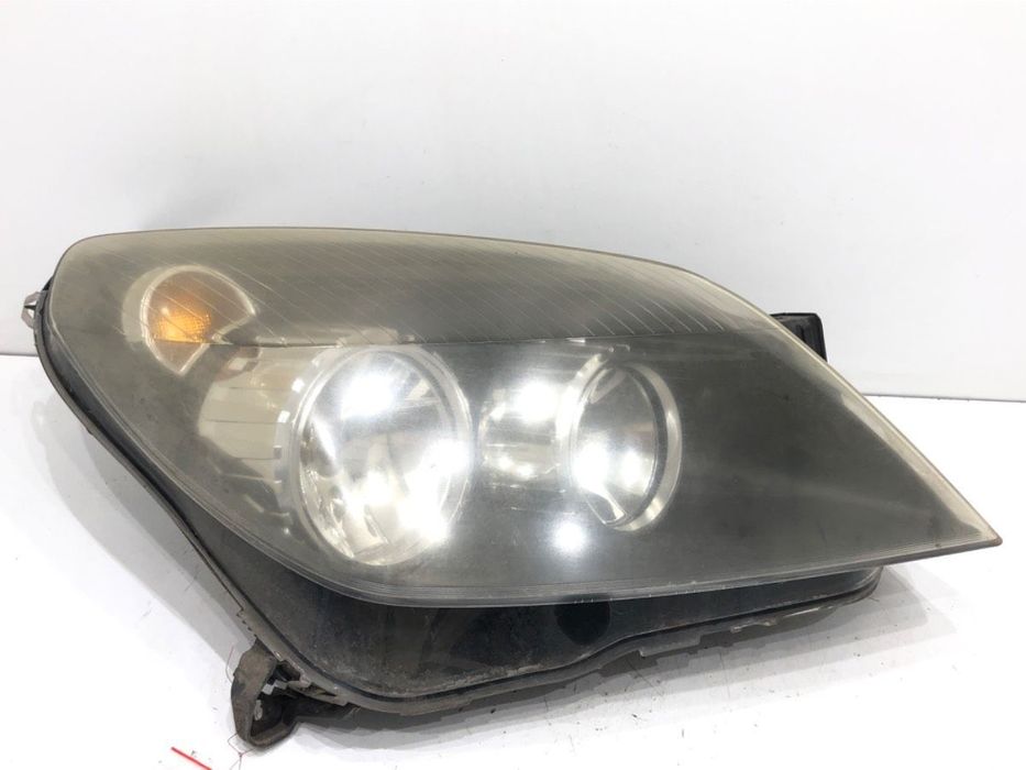 REFLEKTOR PRAWY PRZÓD - 252.00 PLN - OPEL ASTRA H (A04) 2004 - 2014 1.6 (L48) 77 kW [105 KM]