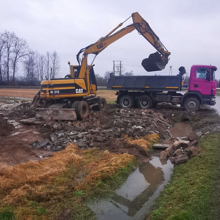 Roboty Ziemne, usługi koparką, rozbiòrki budowlane, przyłącza, zasypy.