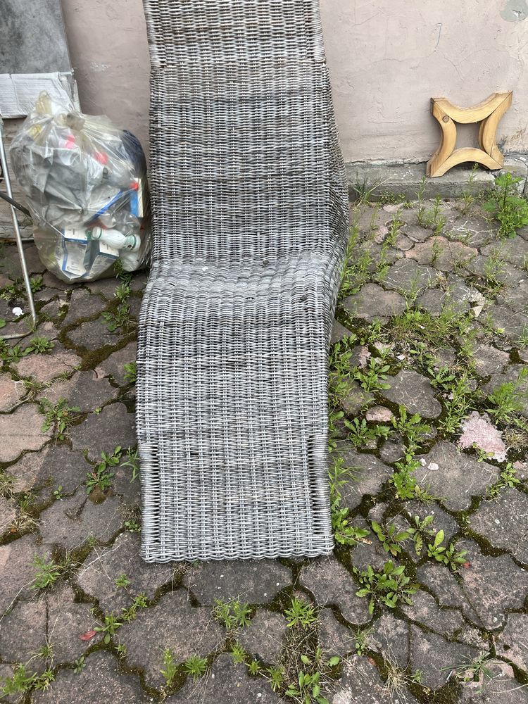 Leżak wiklinowy