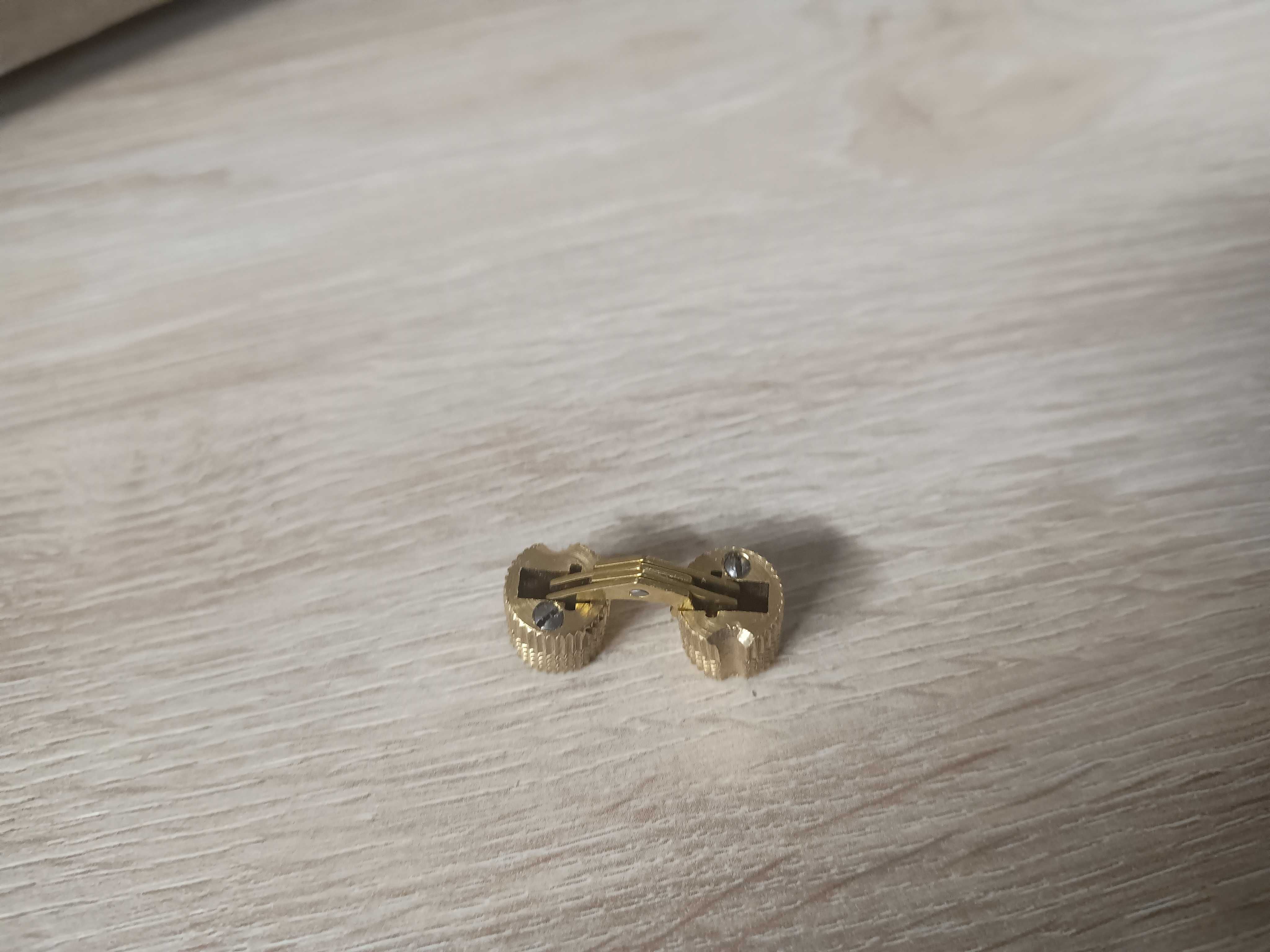 ZAWIAS ZYSA 12mm do płyt drewnianych o grubości od 17-22mm Häfele