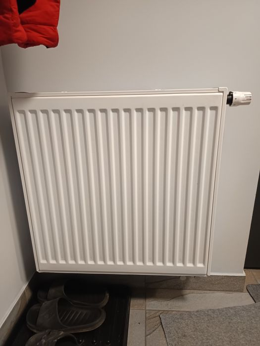 Grzejnik Diamond V22 60x60 z wieszakami