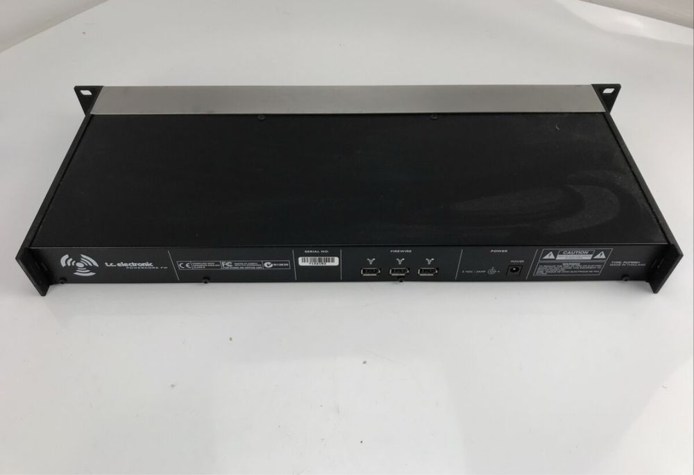 Zewnetrzny procesor DSP z wtyczkami TC Electronic