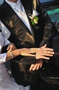 Kamizelka ślubna biała w prążki krawat musznik chusteczka