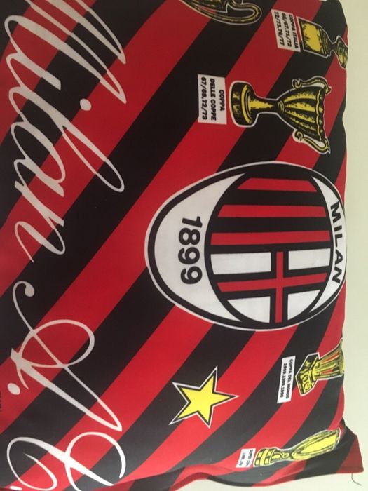 Almofada do Milan oficial