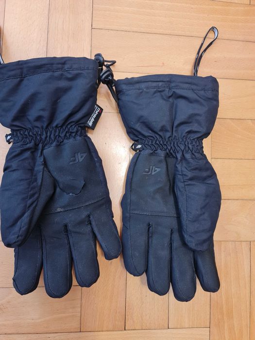 600. Rękawice męskie zimowe 4F rozmiar M