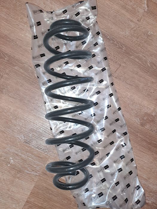 Продам пружини задні на Гольф 4