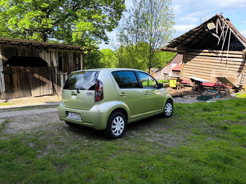 Daihatsu Sirion 1,3, automat, klima.