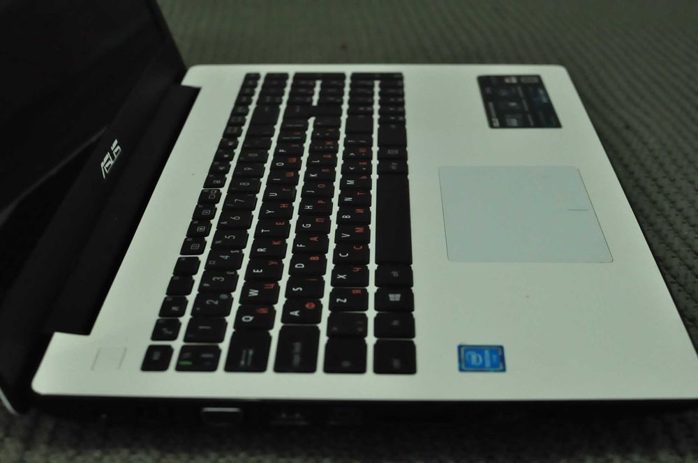 Игровой ноутбук Asus X553  (4 ядра/8Gb/1000Gb/video - 2Gb)