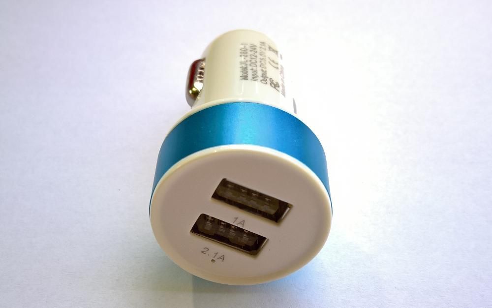 Ładowarka 2 x USB 3.1 A - 12V / 24V - 2.1A i 1.0A biało - niebieska