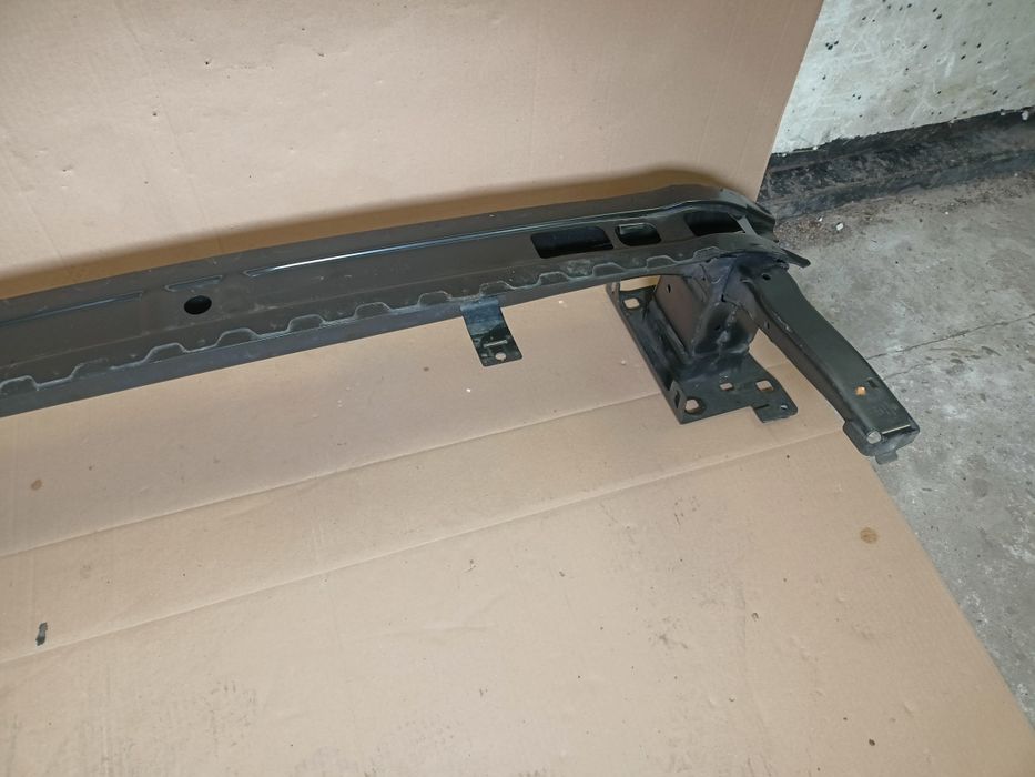 VW Passat B8 3G0 3G lift FL 18- belka zderzaka przód przednia wzmocnie