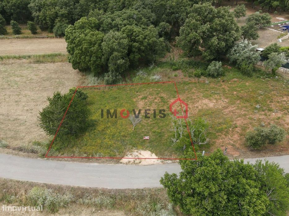 Terreno com projeto aprovado.