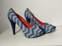 Buty na obcasie 40 czerwona podeszwa