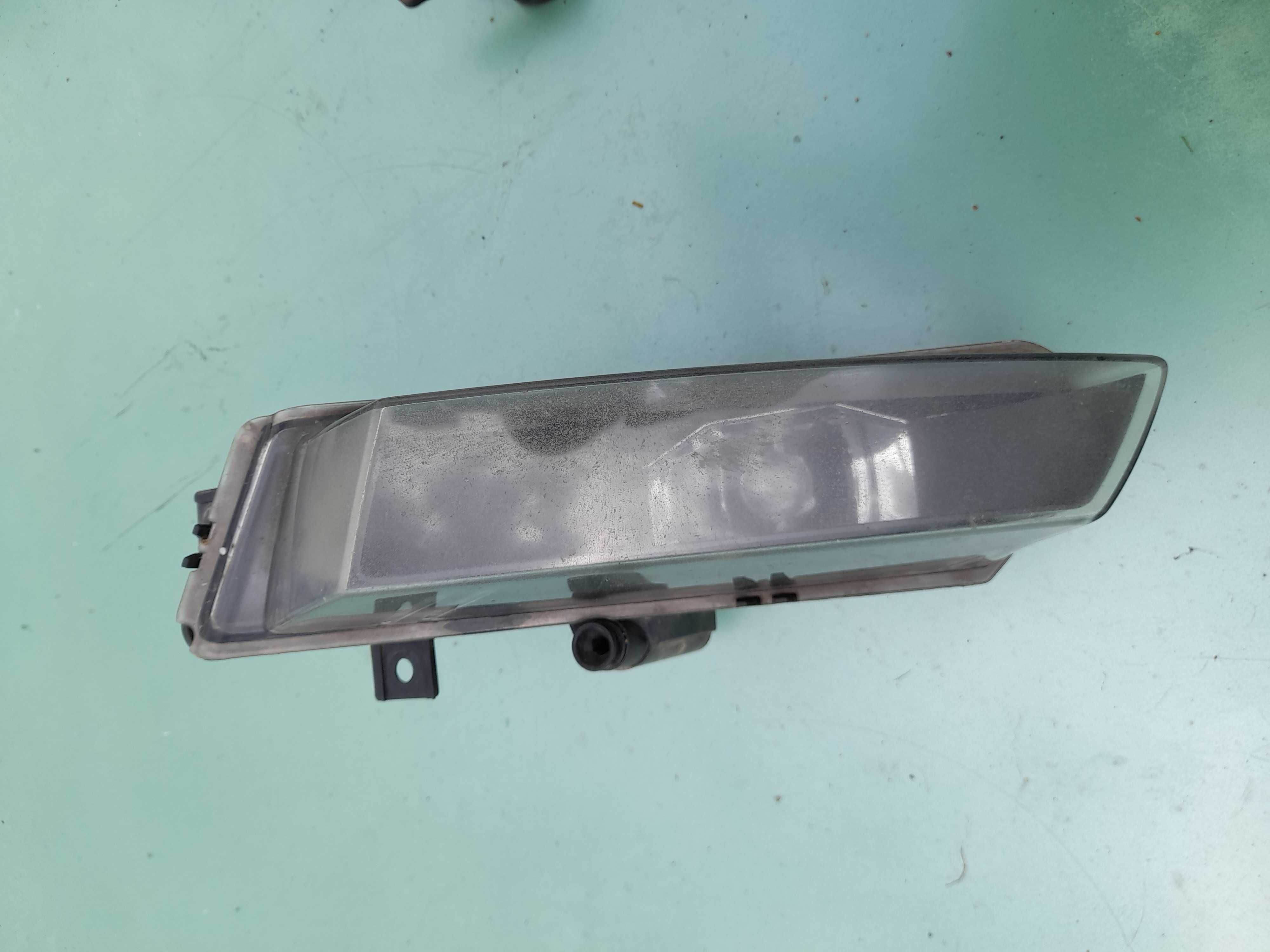 BMW E87 E81 halogen lewy ORYGINAŁ WYSYŁKA