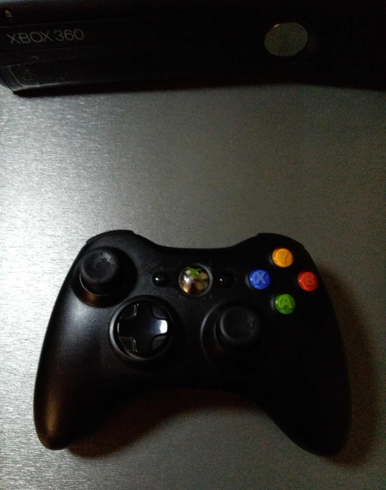 Продам консоль Xbox 360 + Kinect