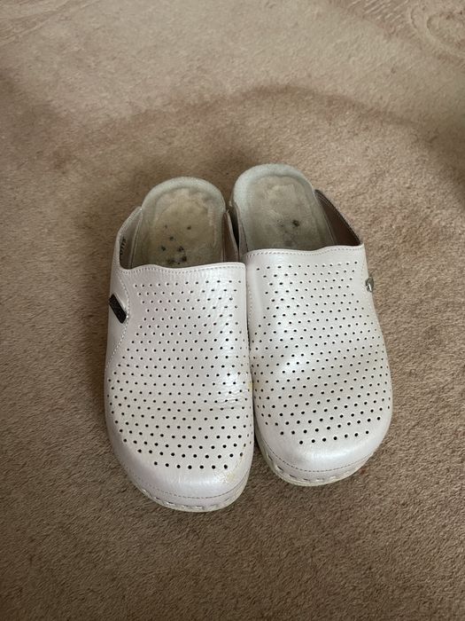 Медичні тапочки шльопки медичне взуття