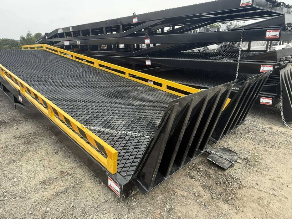 Rampa mobilna załadunkowa 10t, manualna regulacja wysokości