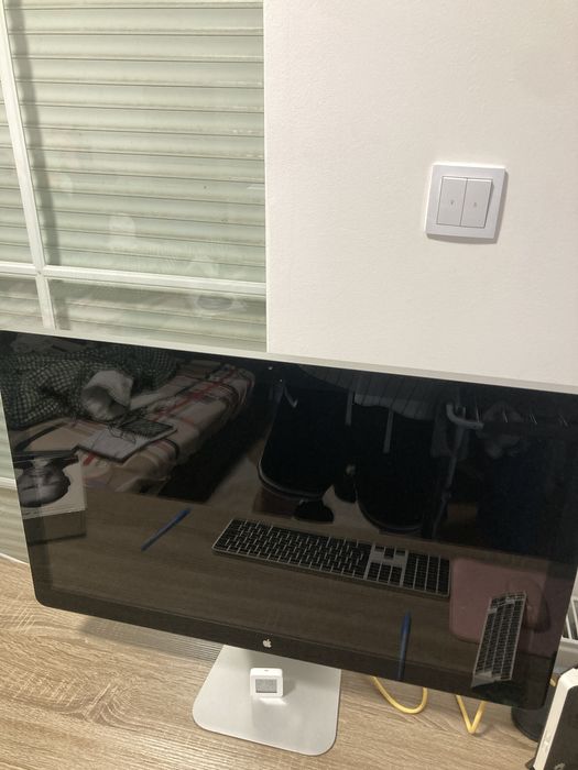 Apple thunderbolt dislpay