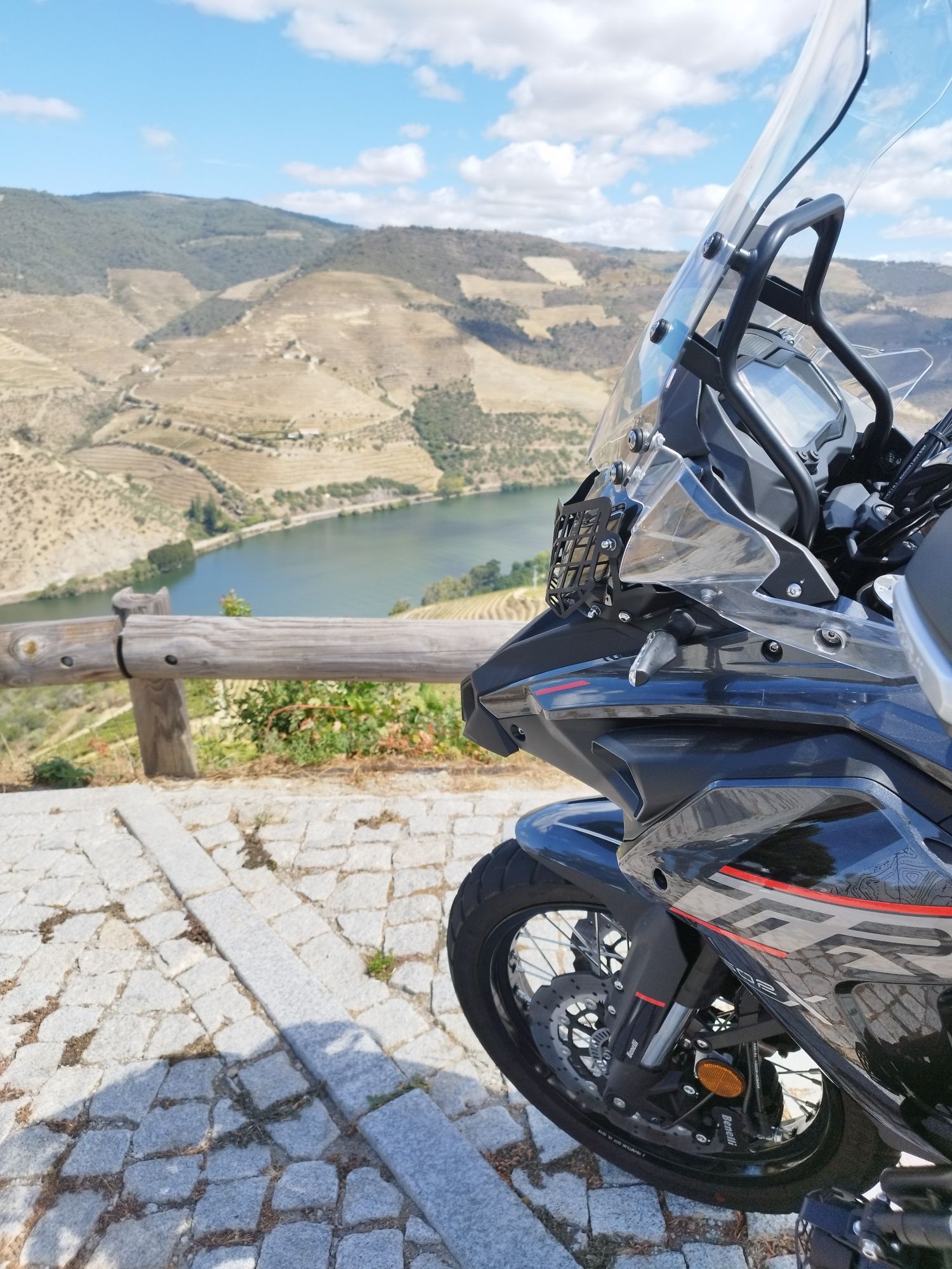 Benelli trk 502 x