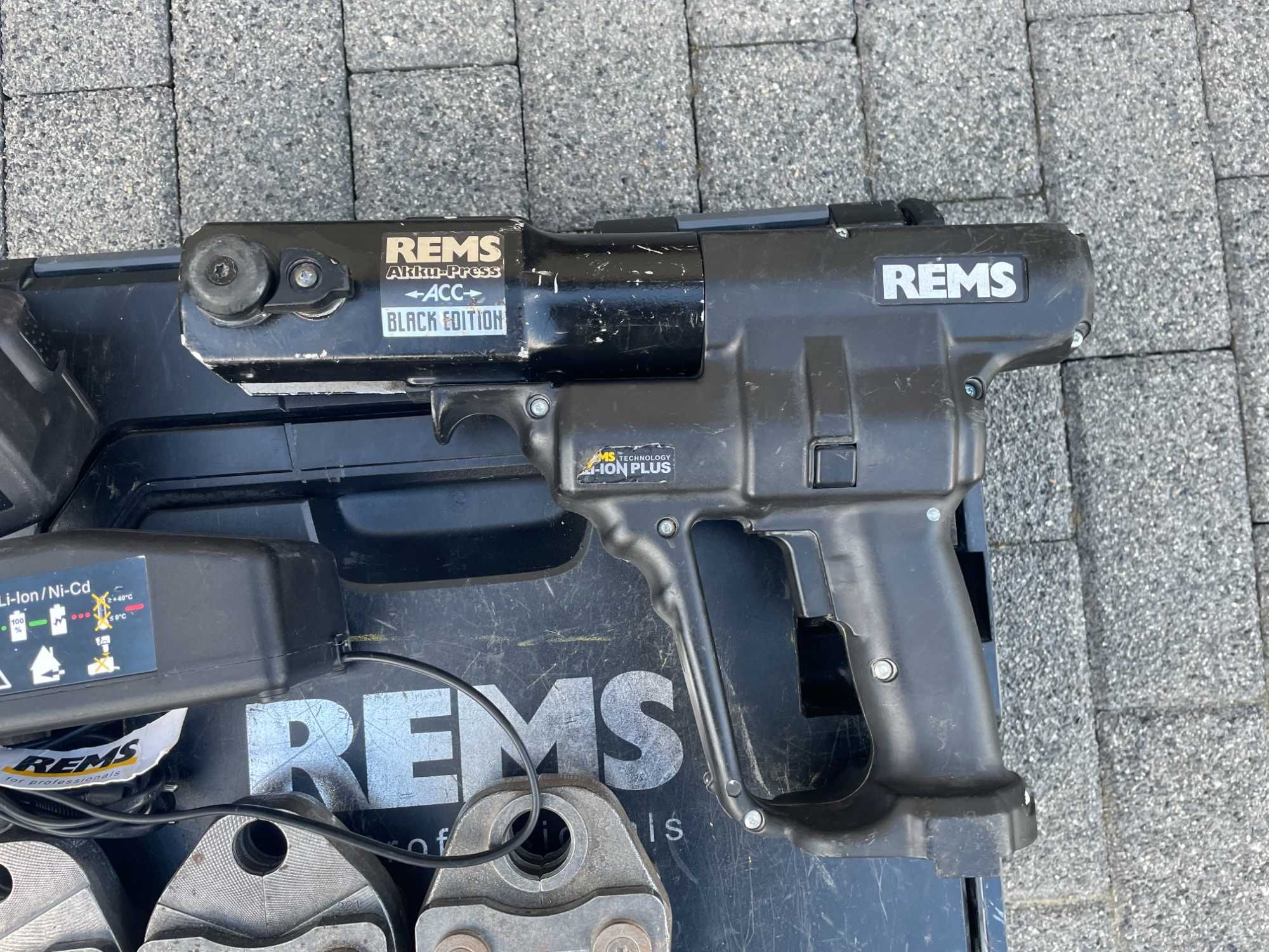 Zaciskarka do rur Rems Akku Press ACC Black Edition ALU PEX U16 U20 25