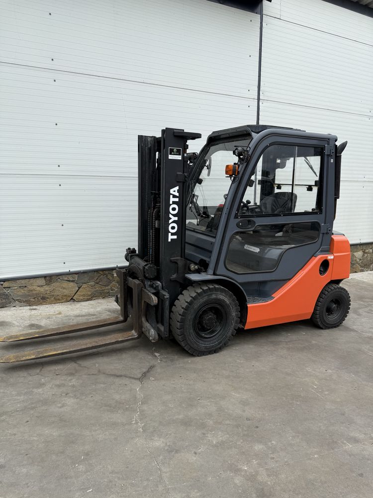 TOYOTA 06-8FD20F wózek widlowy 2200 mth 2020 rok