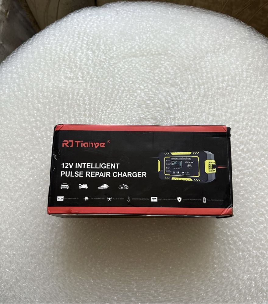 Зарядний пристрій для автомобільного акумулятора 12V Зарядка