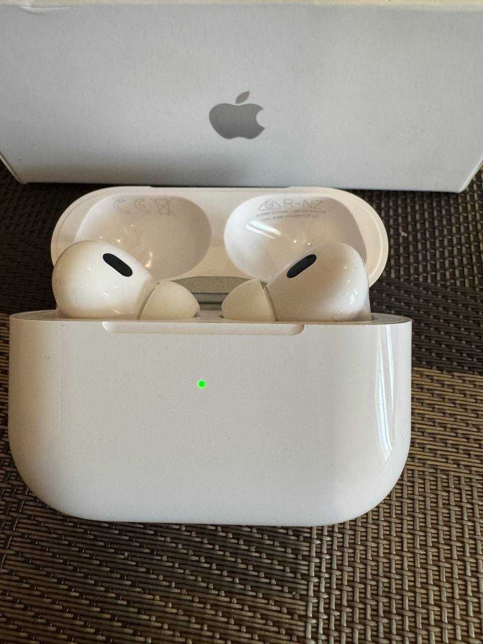 навушники airpods pro 2 на тайпсі