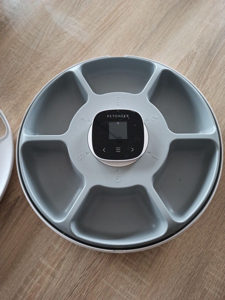 Inteligentny dozownik karmy Petoneer NutriSpin 6 Bluetooth