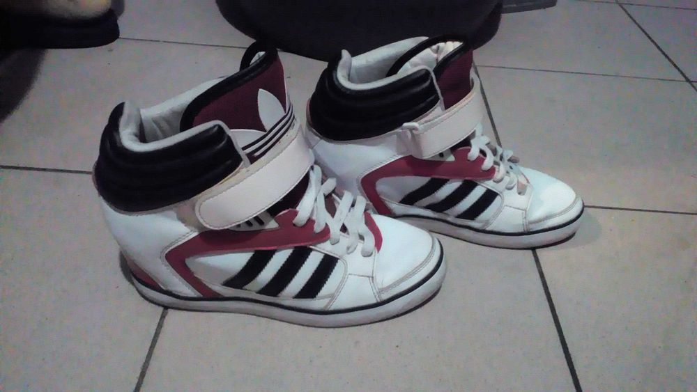 Кроссовки Adidas р.40