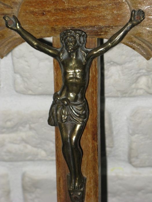 Krzyż drewniane dębowe, z mosiądzu jezus chrytus, przepięknie.