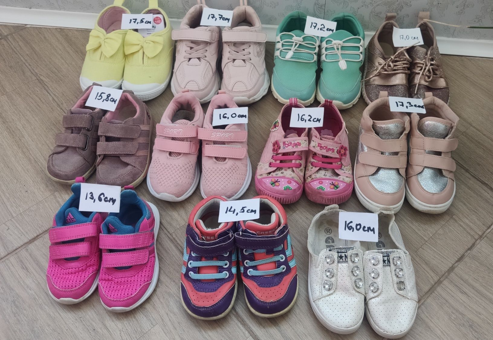 Мокасини,кросовки,кросівки,кеди,черевики,взуття для дівчинки на 2-5 р