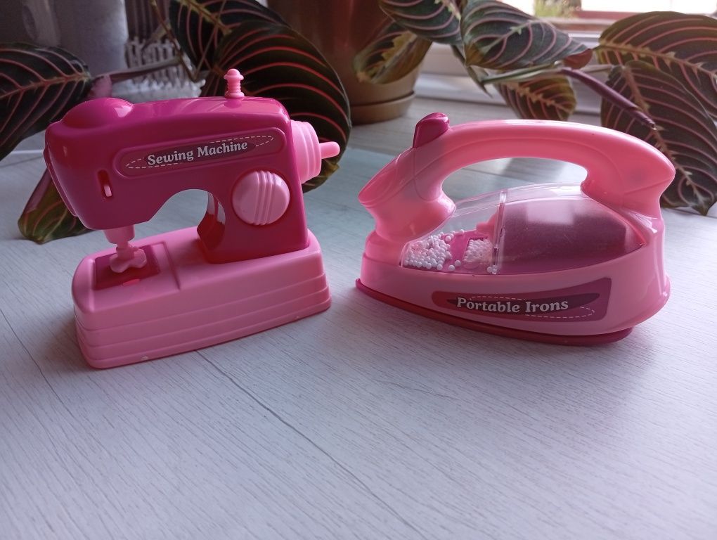 Праска утюг швейна машинка годинник Barbie