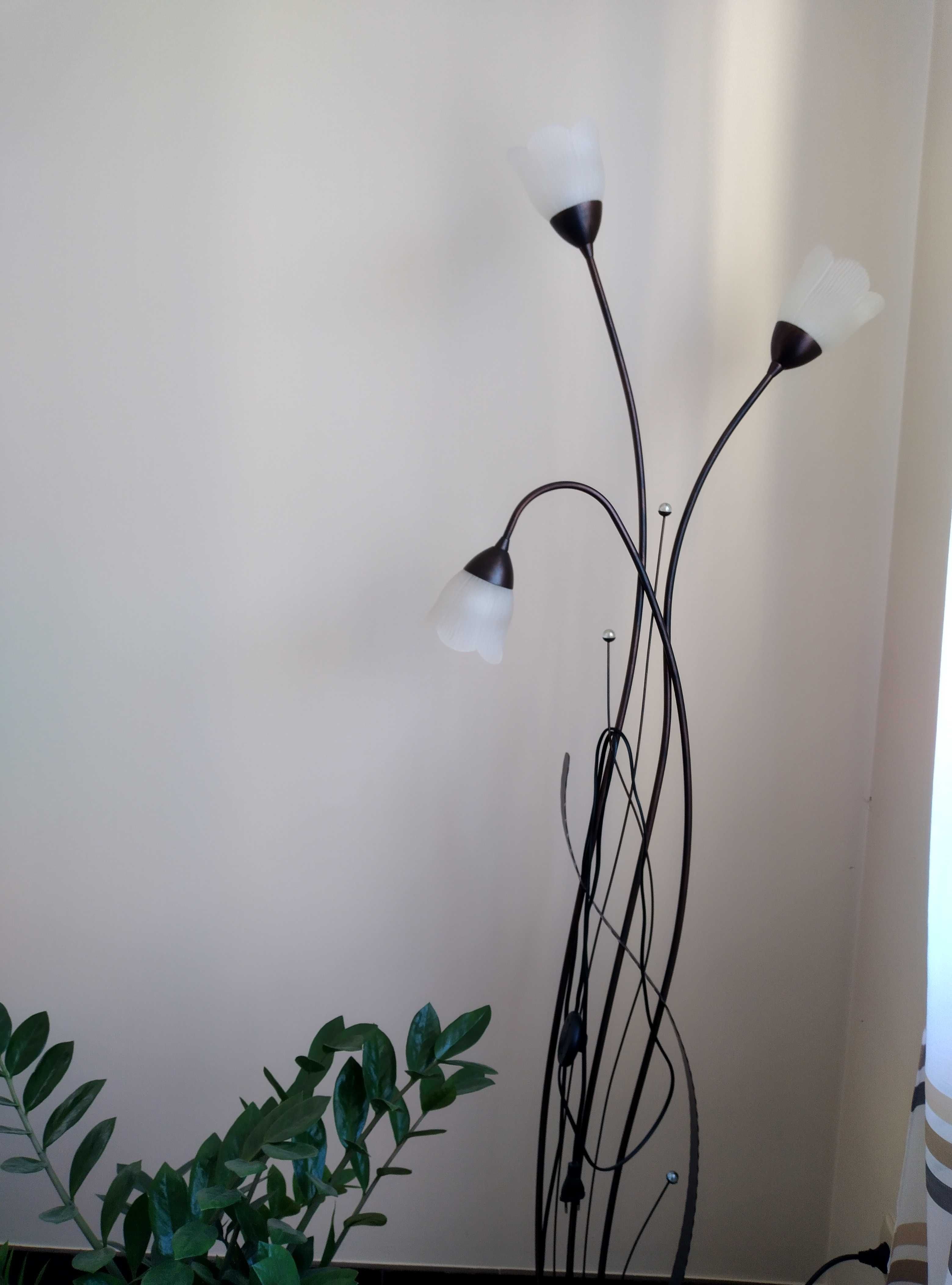 Sprzedam komplet lamp, dwie wiszące i jedną stojącą. Odbiór osobisty