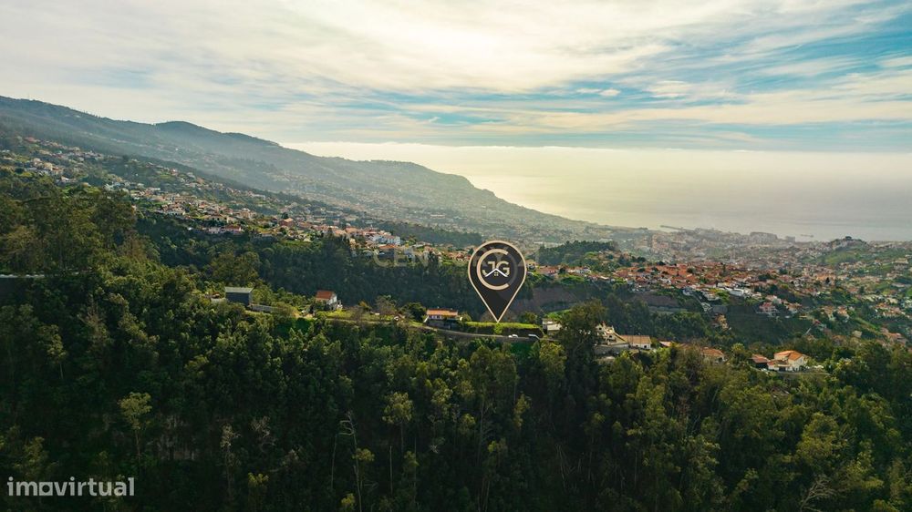 Terreno Localizado em Santo António - Funchal