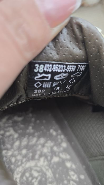 Ботинки на осінь,  теплу зиму bugatti