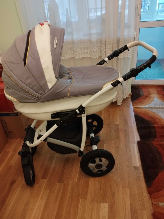Продається дитяча коляска 2 в 1.