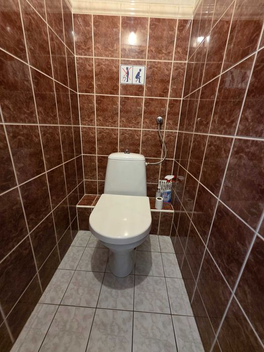 Duży (16m2) jednoosobowy pokój dla kobiety uczącej się lub pracującej