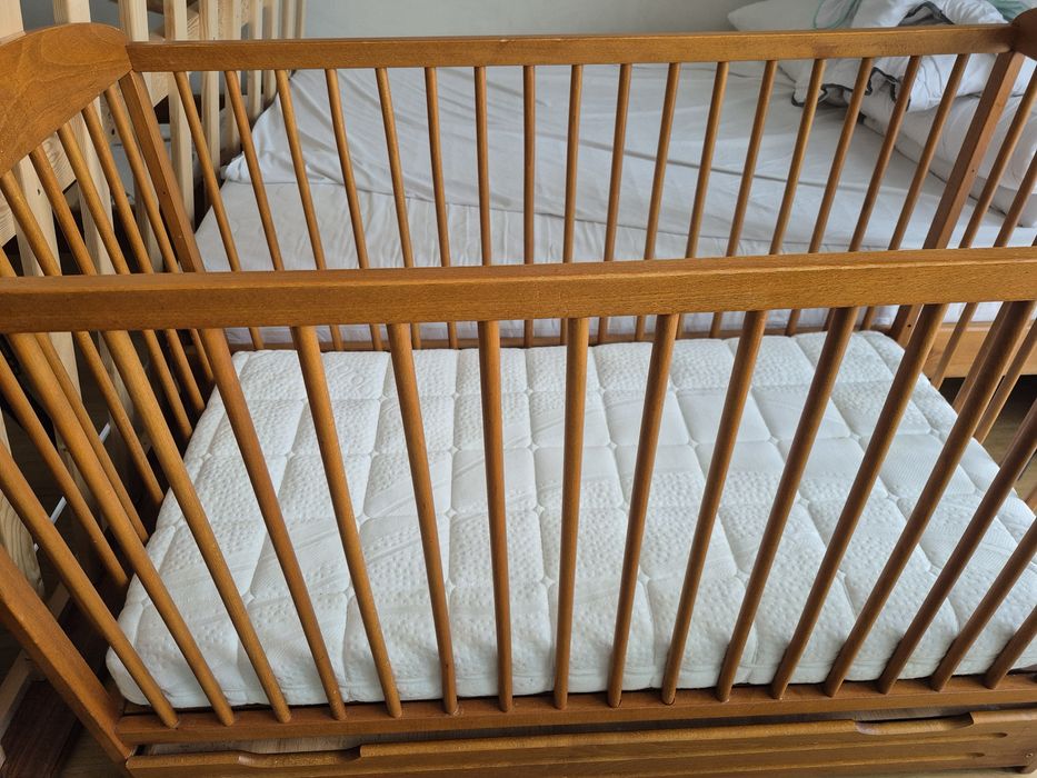 Oddam za darmo łóżeczko niemowlęce z materacem