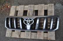 Toyota Land Cruiser Prado 120 53111-60572 решетка радиатора