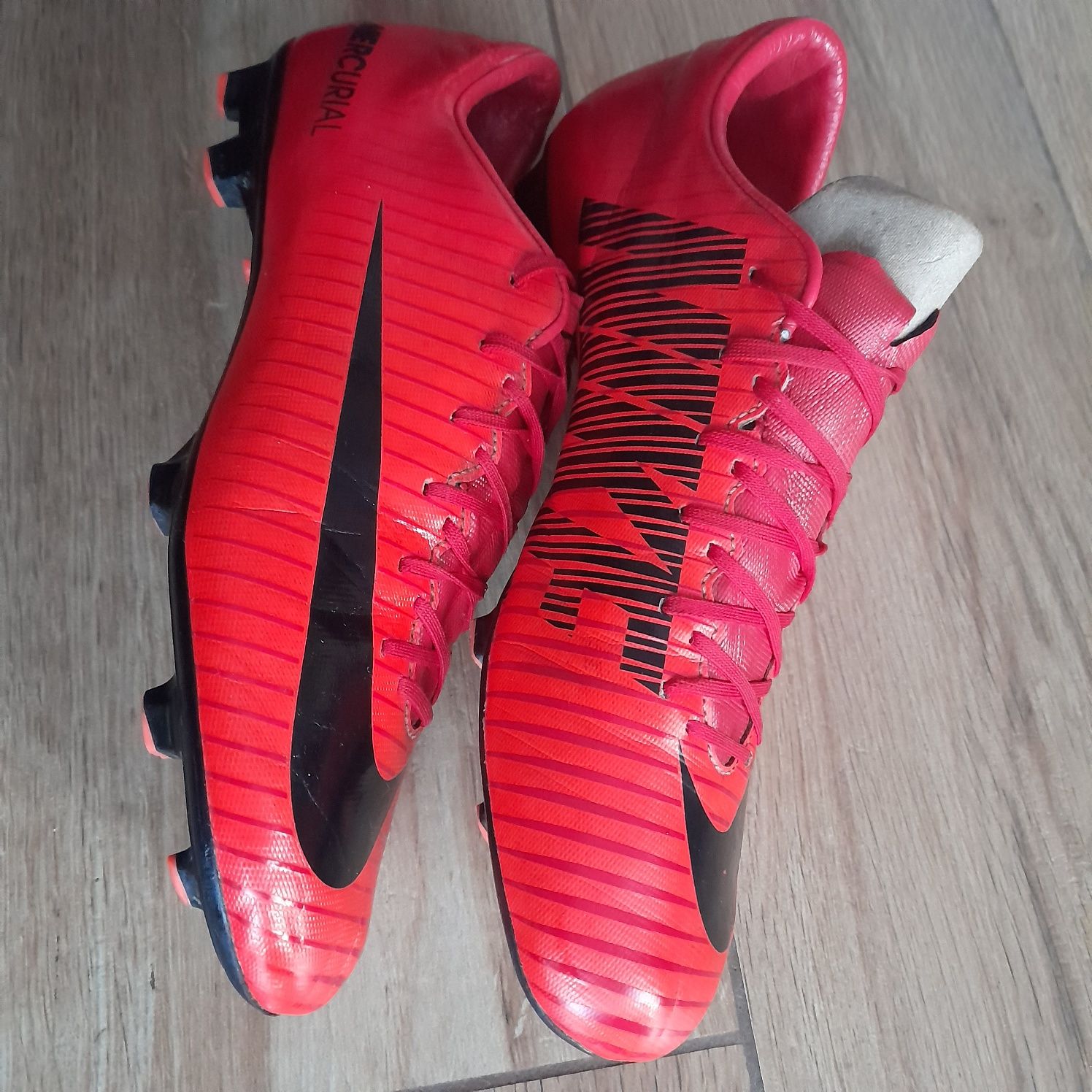 Korki Nike czerwone roz. 42, 26,5 cm