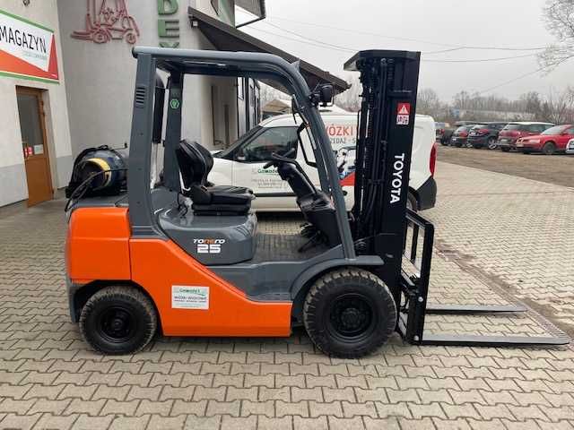 Wózek widłowy Toyota 02-8FGF25, 2,5t, LPG, 2018r, Triplex 4,7m, UDT