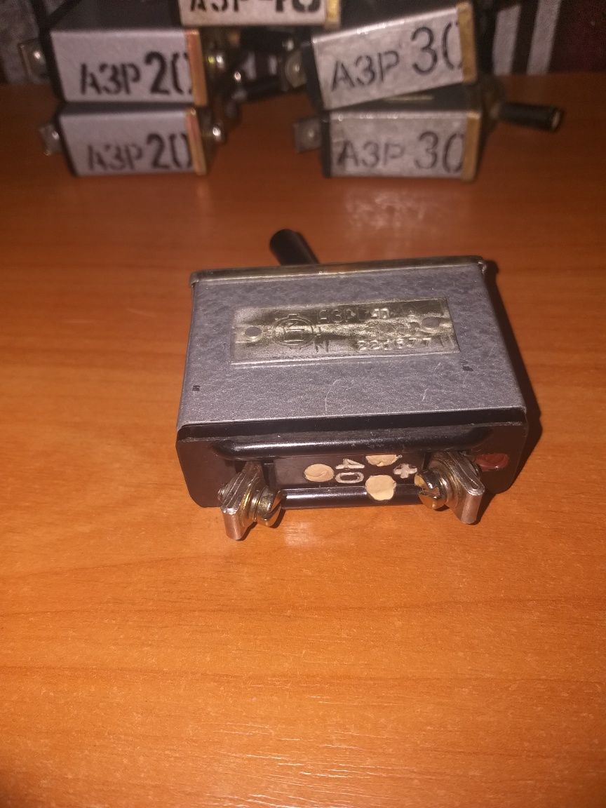 Продам автомат захисту реле