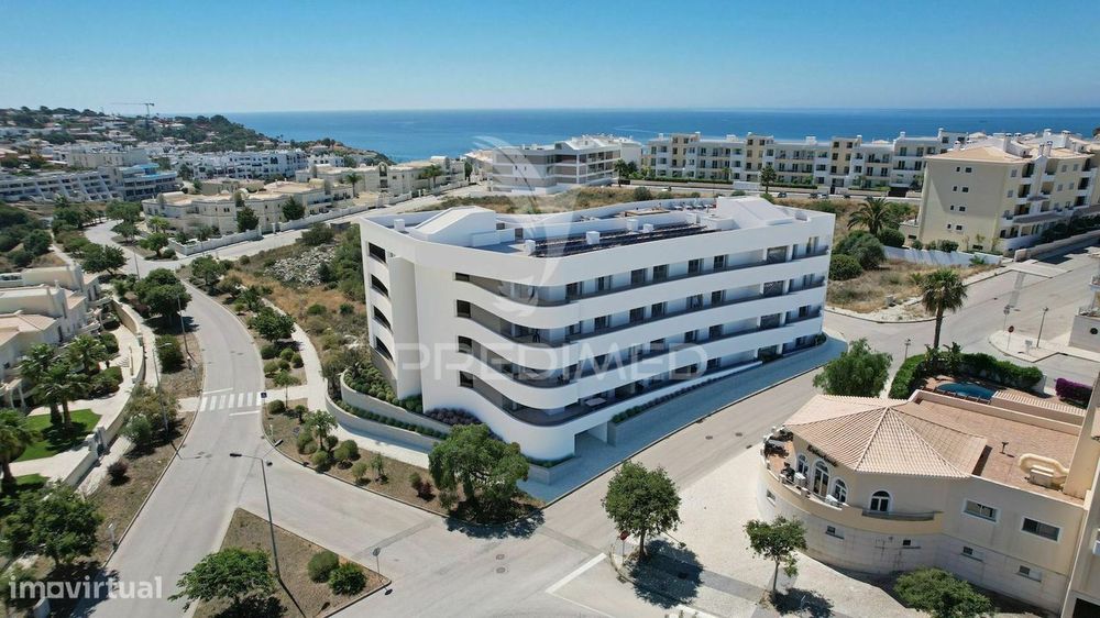 Condomínio Privado em Lagos perto da praia com piscina