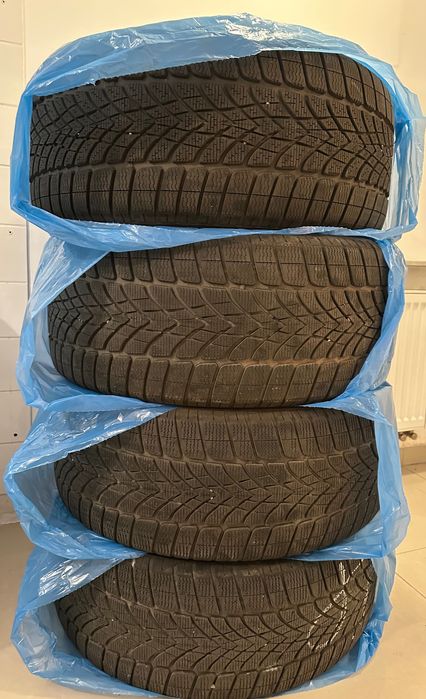 OPONY ZIMOWE PORSCHE MACAN 20” Dunlop Winter Sport 295/40R20 265/45R20